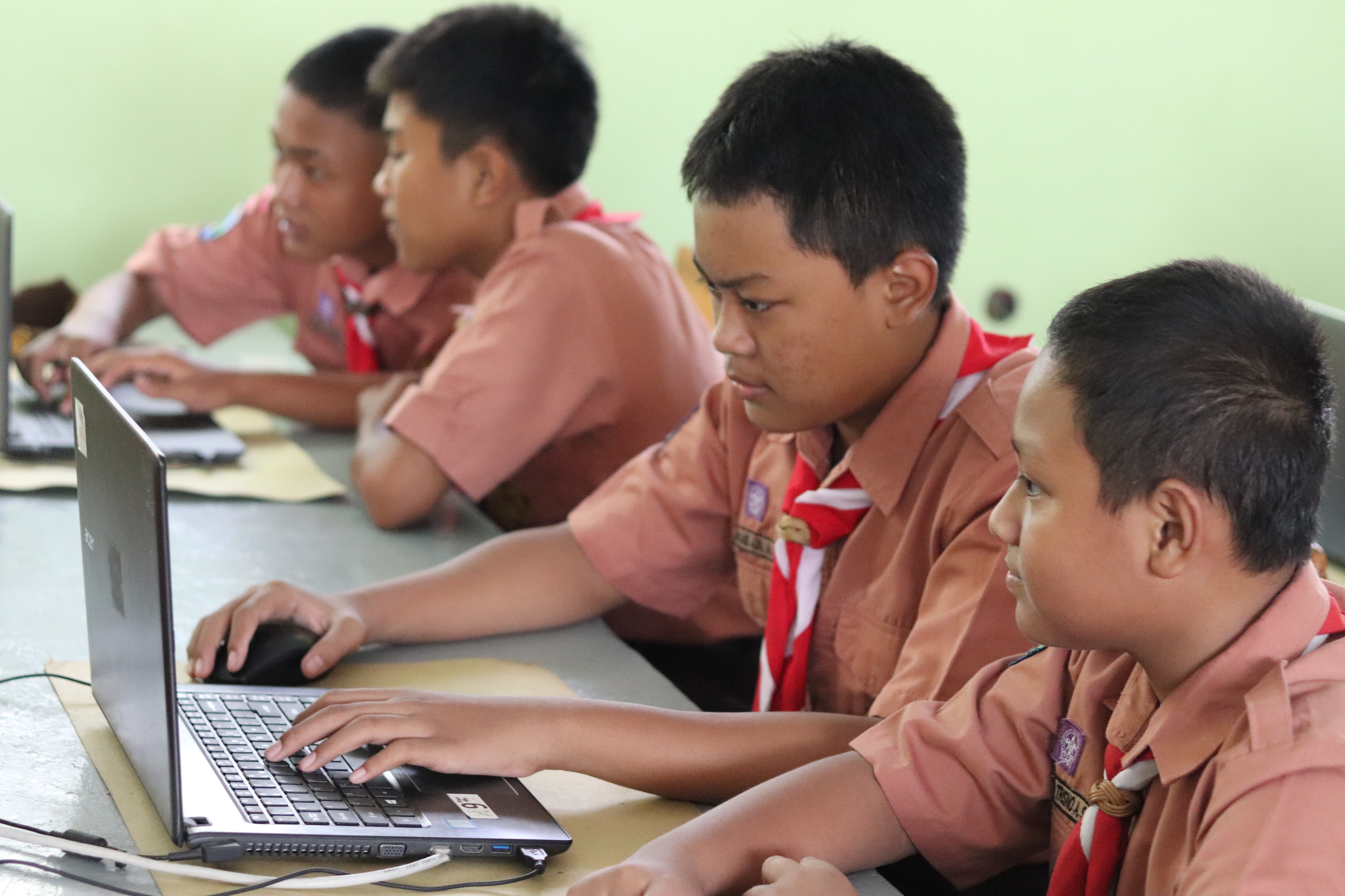 Aktivitas Lab Komputer & Asesmen Digital